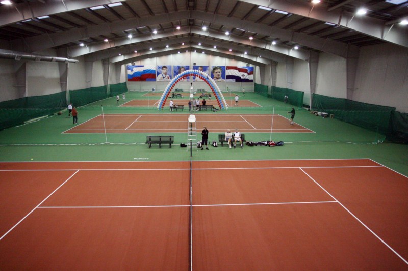 Строительство крытых теннисных кортов