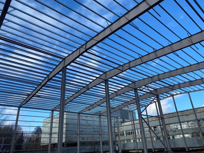 Завершены работы по устройству основного и вспомогательного каркаса здания склада. Химки. М.О.