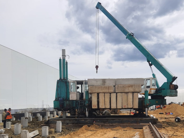 Закончены работы по вдавливанию свай для складов в Ульяновске